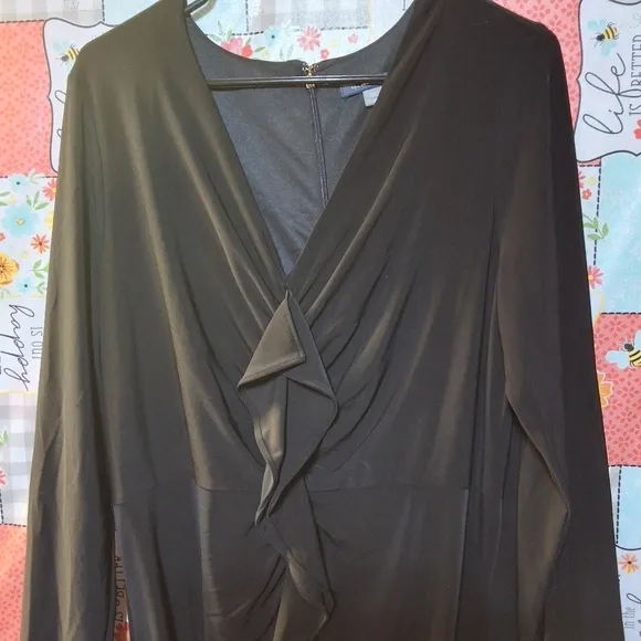 NWT TOMMY HILFIGER BLACK LONG SLEEVE ABOVE THE KNEE SHEATH COCKTAIL DRESS