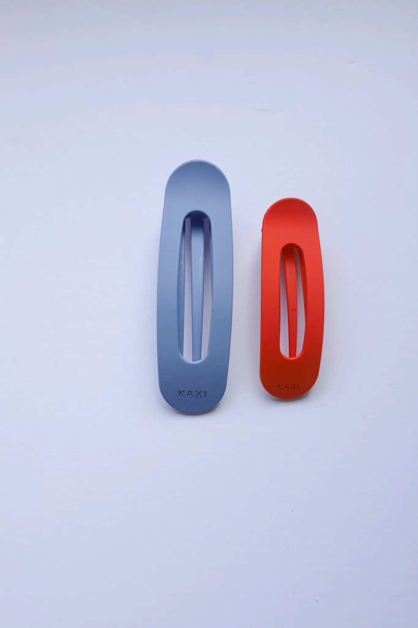 OVERSIZED LAY DOWN CLAWS ( 26 COLORS )