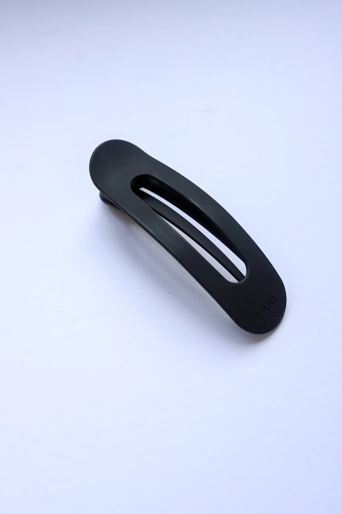 OVERSIZED LAY DOWN CLAWS ( 26 COLORS )