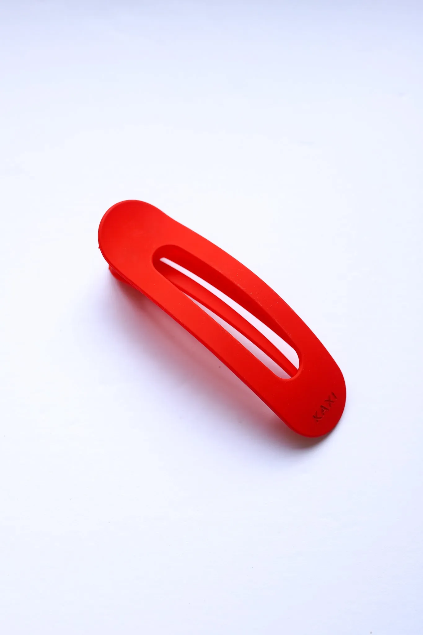 OVERSIZED LAY DOWN CLAWS ( 26 COLORS )