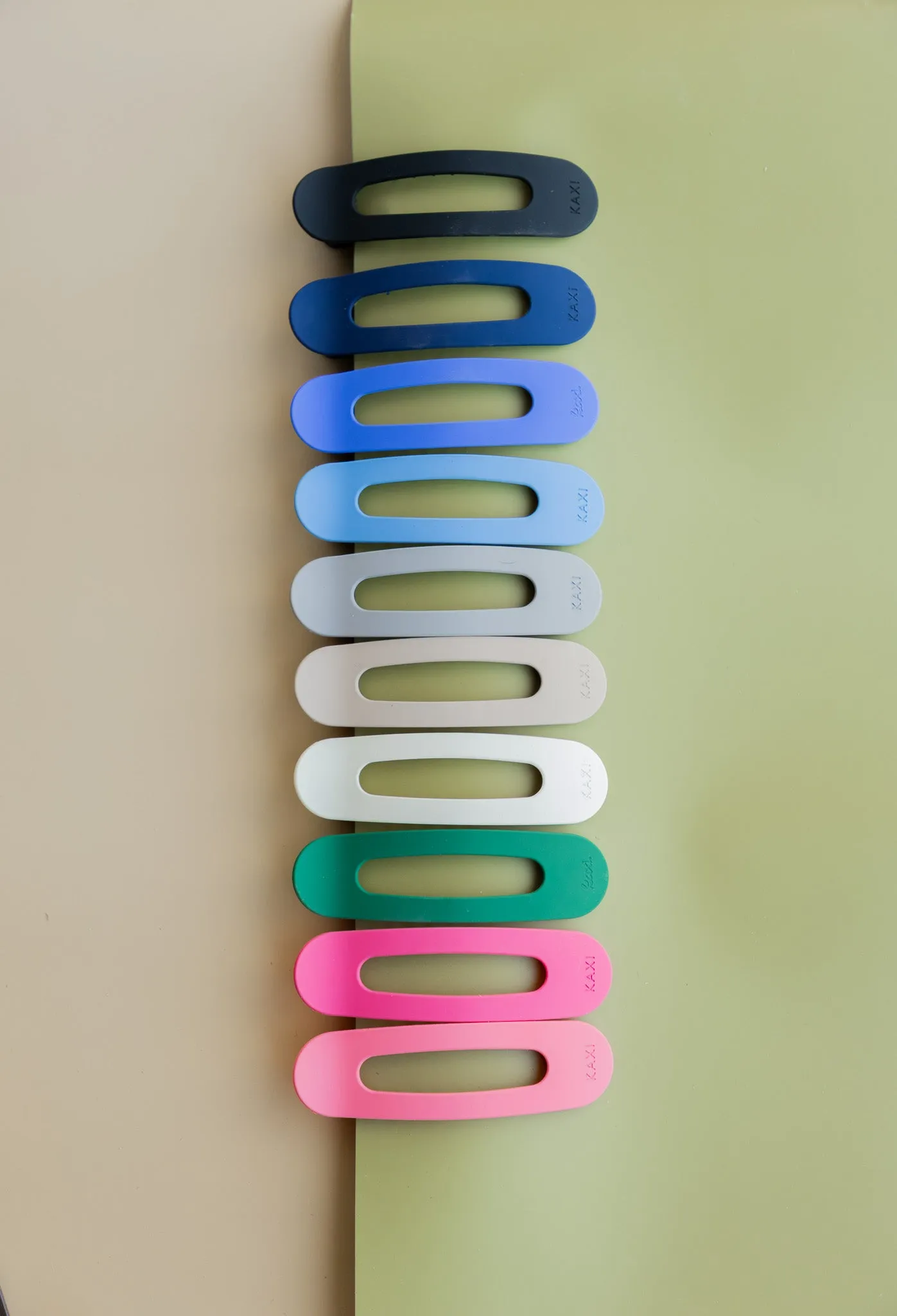 OVERSIZED LAY DOWN CLAWS ( 26 COLORS )