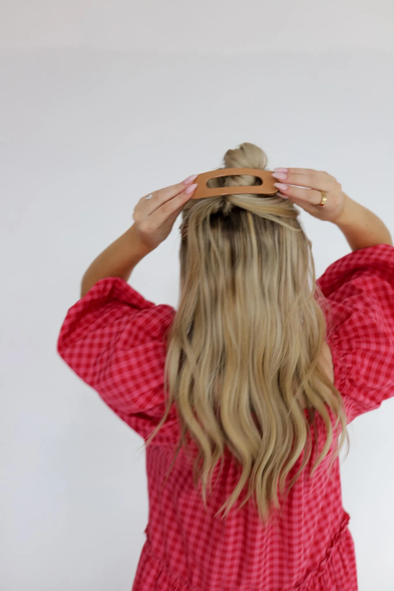 OVERSIZED LAY DOWN CLAWS ( 26 COLORS )