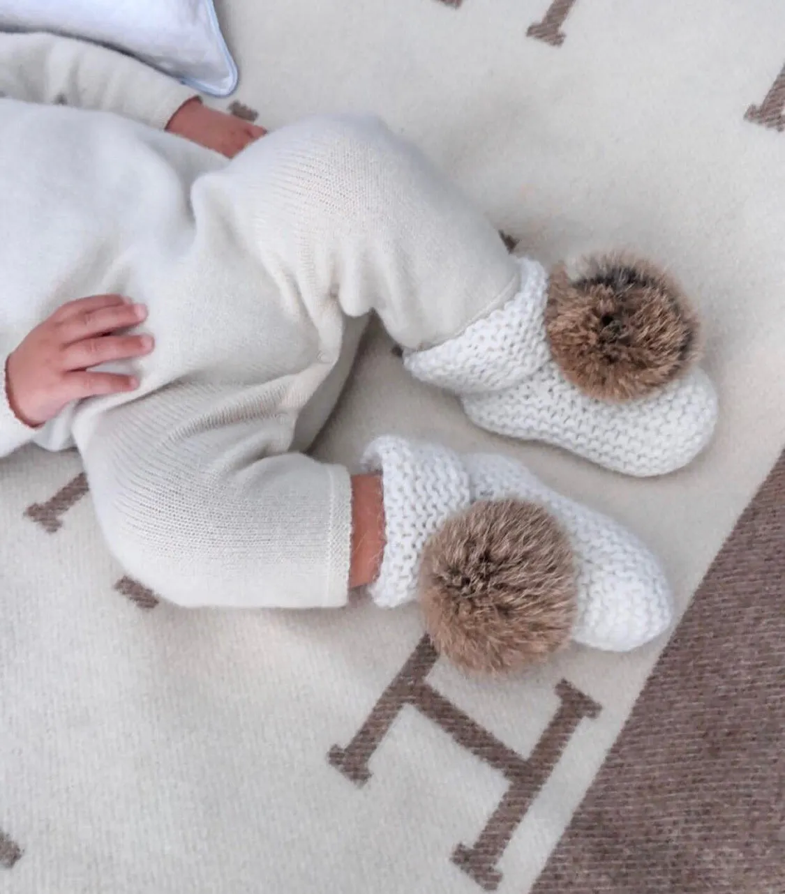 Petite Maison Kids Angora Pom Pom Booties