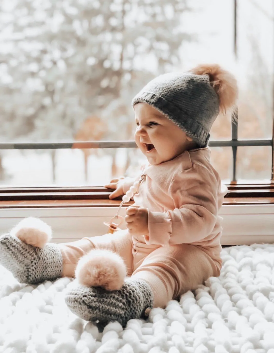 Petite Maison Kids Angora Pom Pom Booties