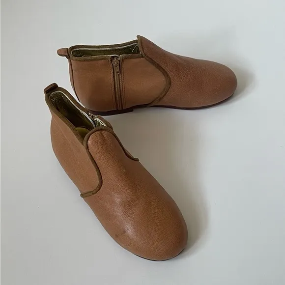 Polder Girls’ Tan Leather Booties with Brown Suede Trim