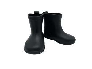Rain boots - 5(approx)