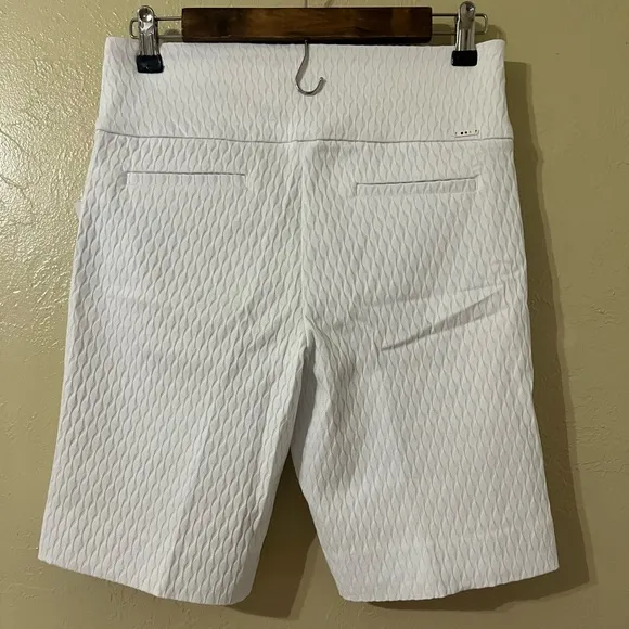 SWING CONTROL Golf Shorts Womens Size 6 Textured Stretch Pockets Short NWT