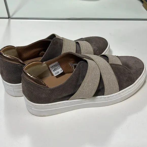 The flax Vera Pelle 7.5 slip on sneakers brown worn once!
