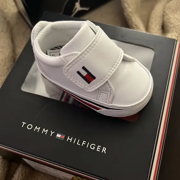 Tommy Hilfiger Crib Booties 💙❤️🤍