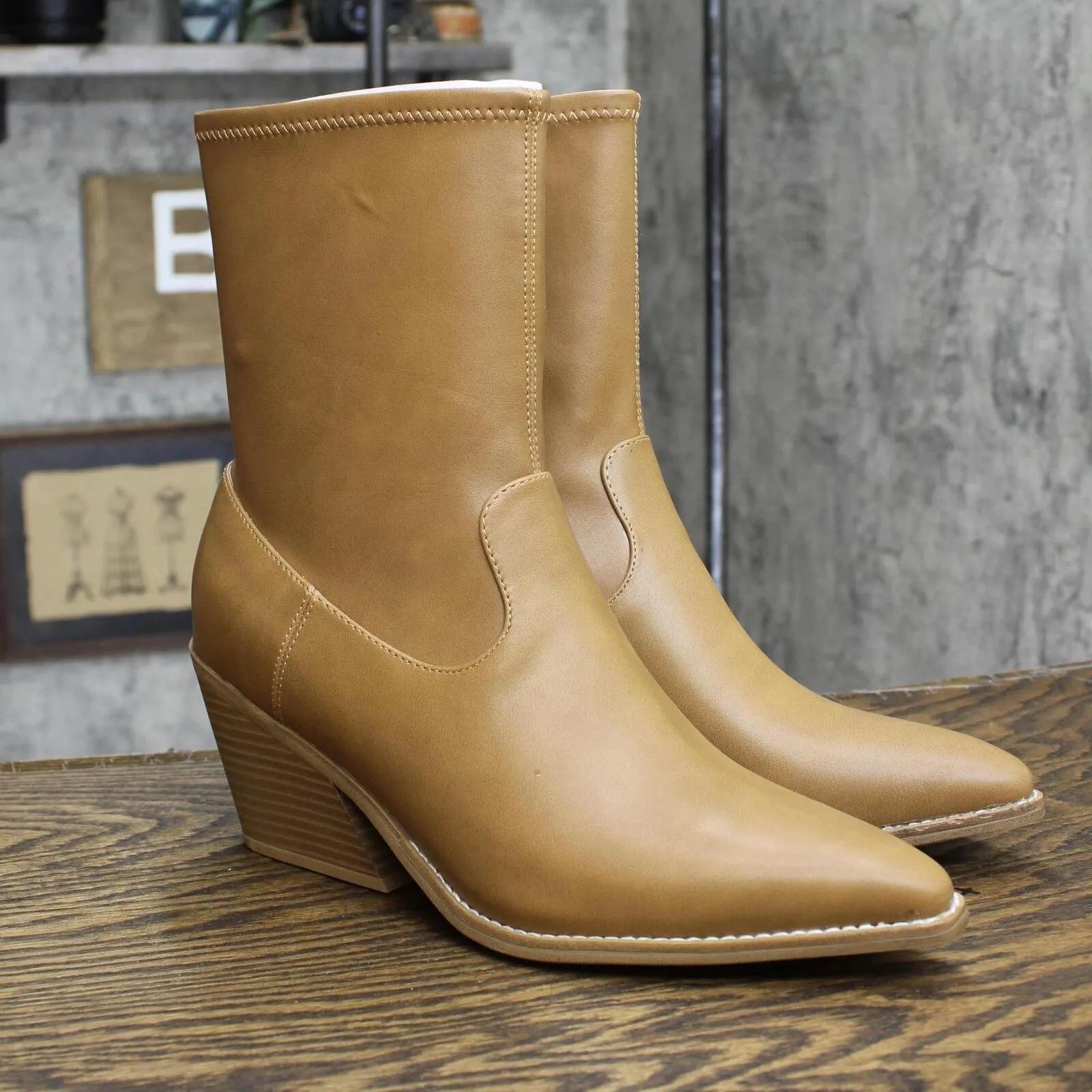 Universal Thread Women's Aubree Ankle Boots 88375051 Tan Brown 11M