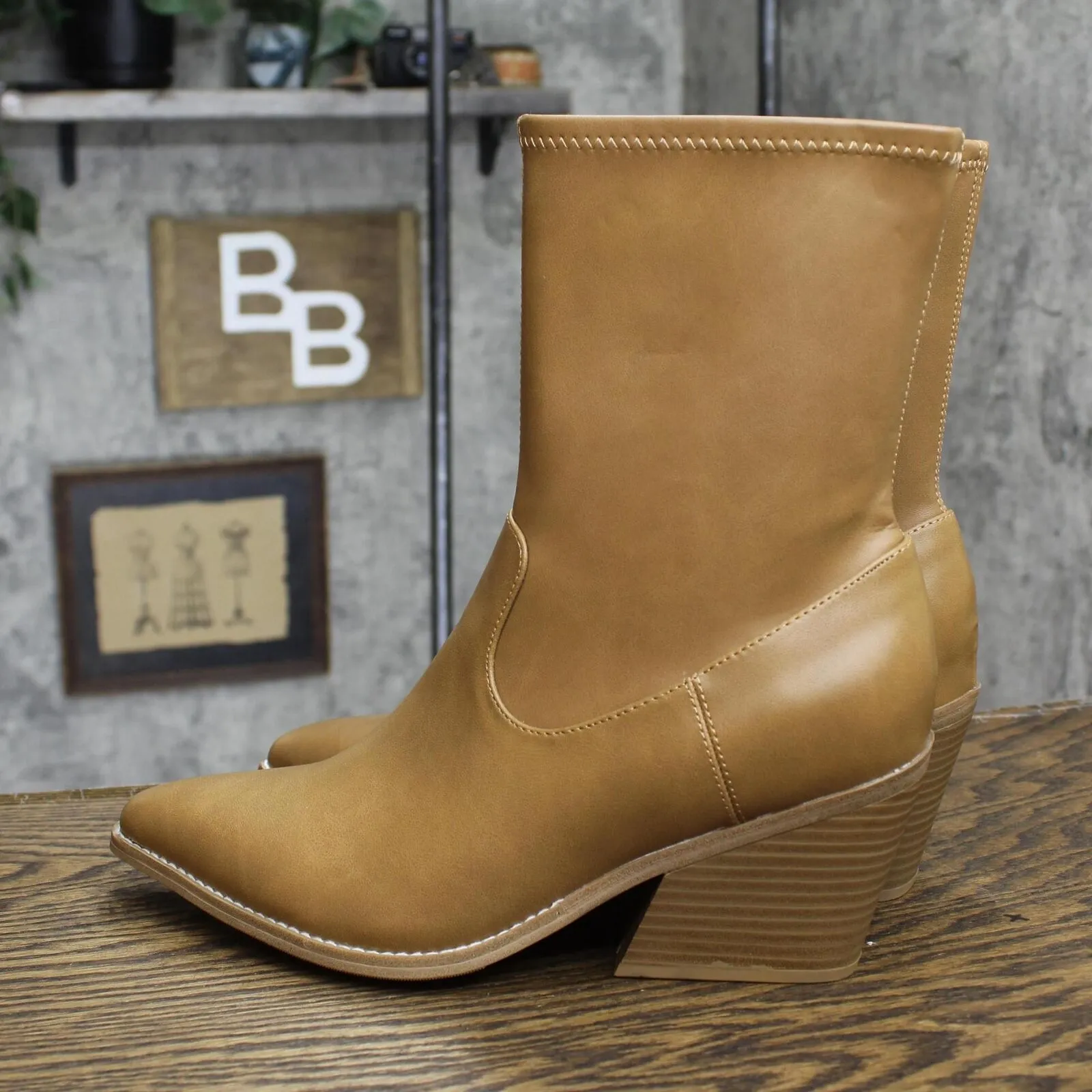 Universal Thread Women's Aubree Ankle Boots 88375051 Tan Brown 11M
