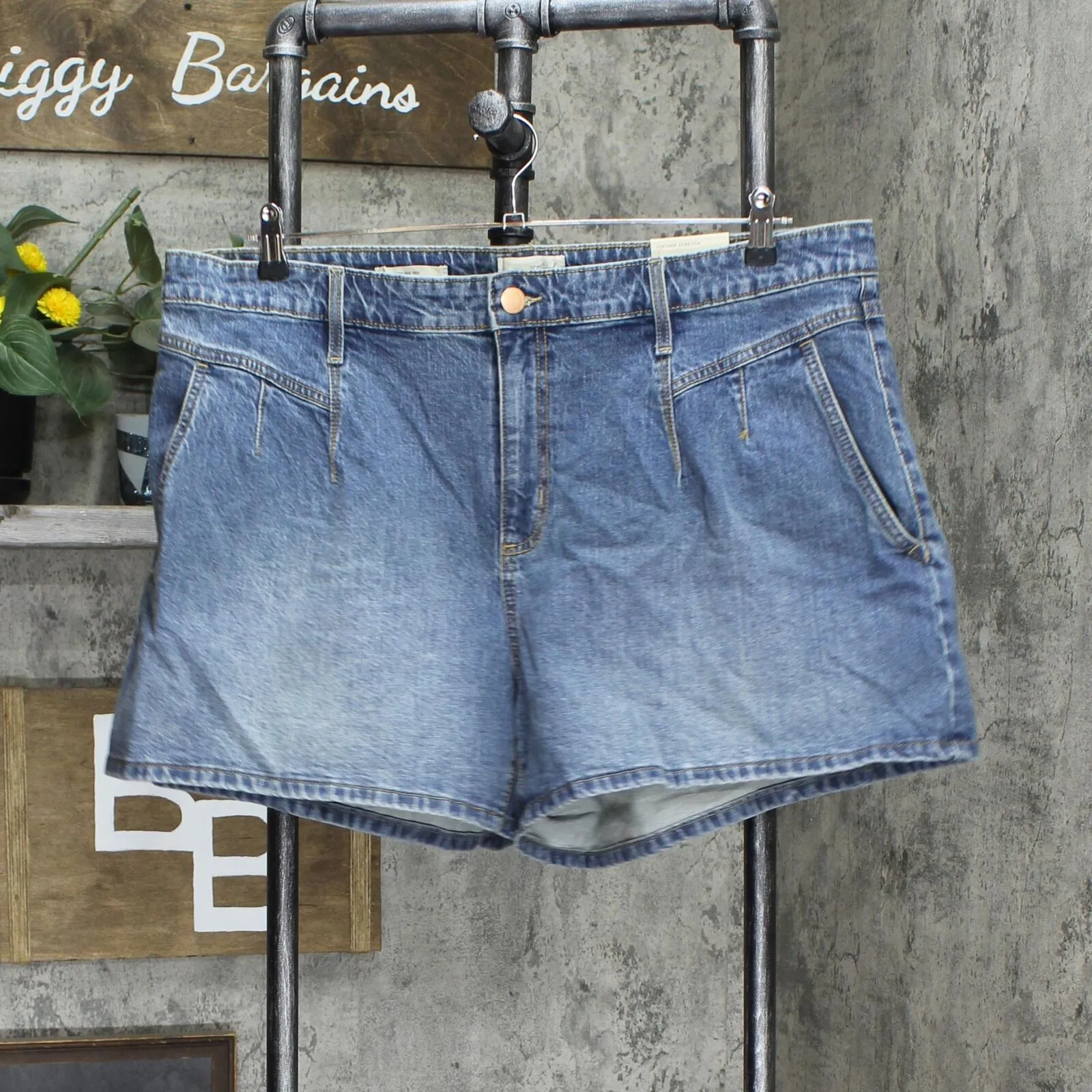Universal Thread Women's Plus Size High-Rise A-Line Midi Jean Shorts