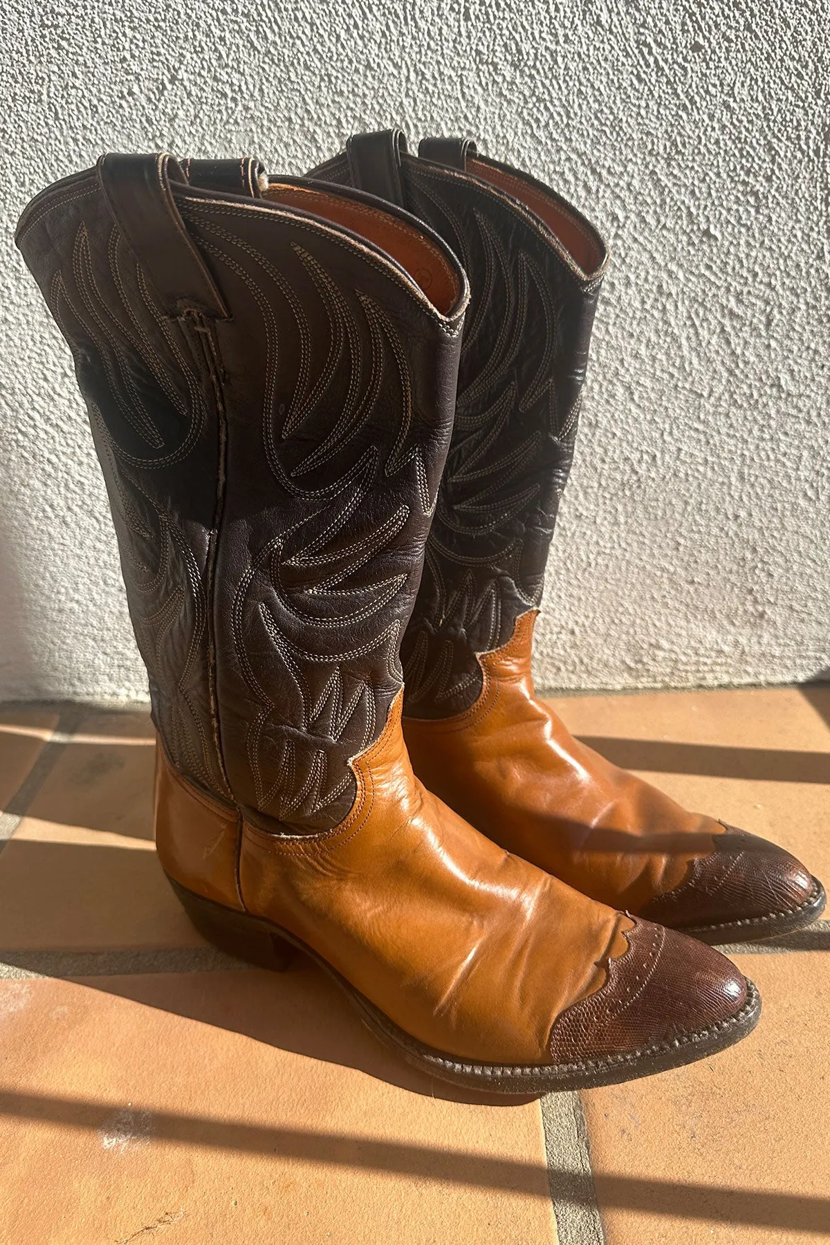 VINTAGE JUSTIN COWBOY BOOTS | 2 tone w/lizard toe