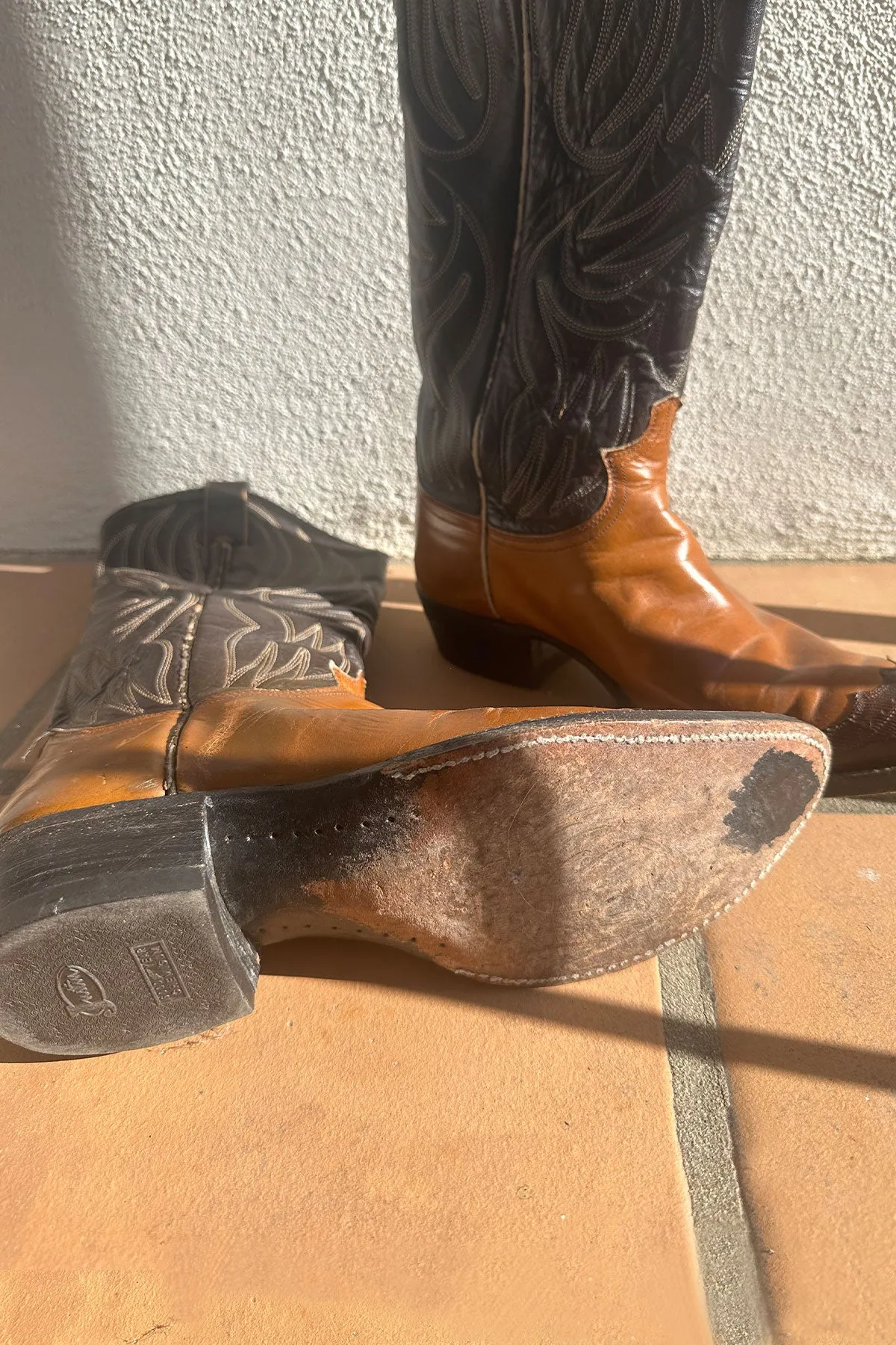 VINTAGE JUSTIN COWBOY BOOTS | 2 tone w/lizard toe