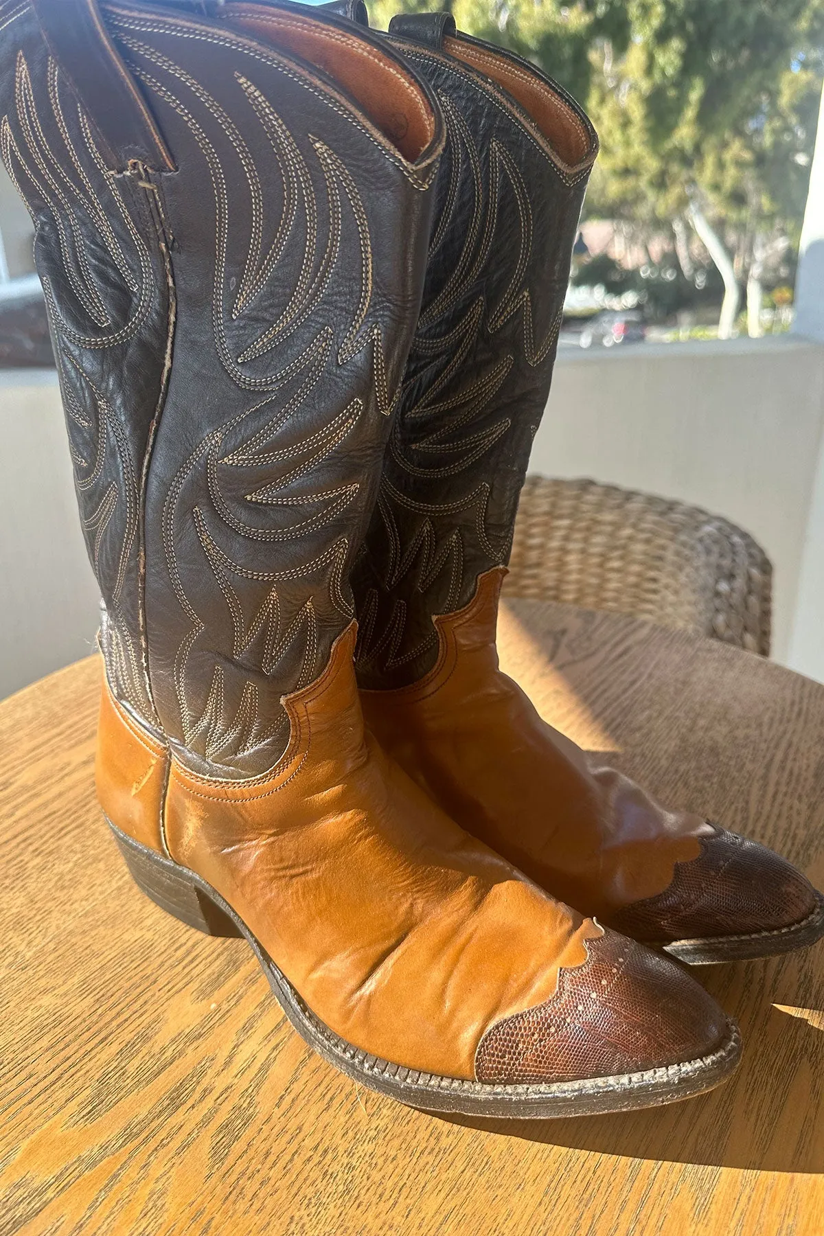 VINTAGE JUSTIN COWBOY BOOTS | 2 tone w/lizard toe