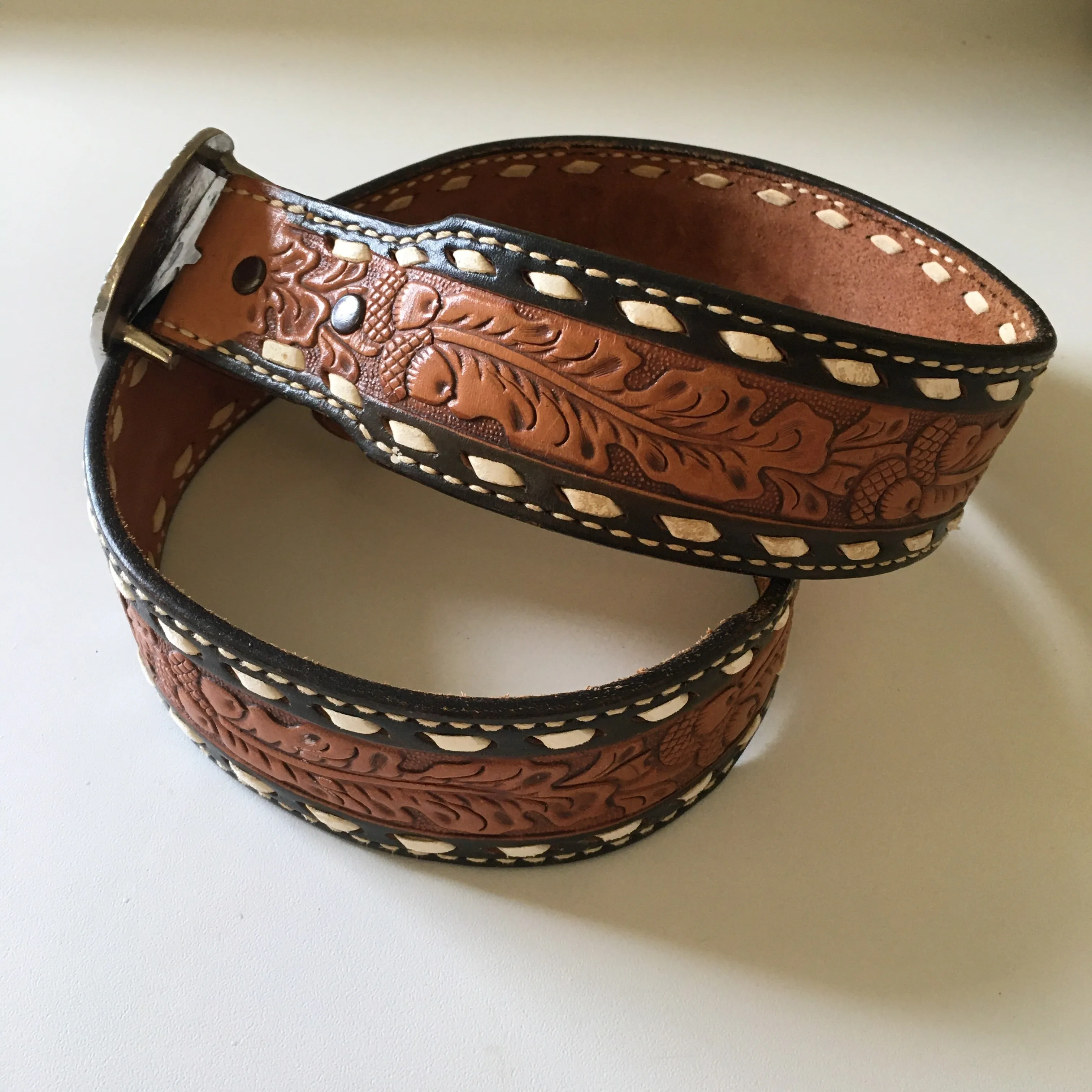 Vintage JUSTIN tooled top grain cowhide leather CECILIA belt etched buckle Unisex size 32